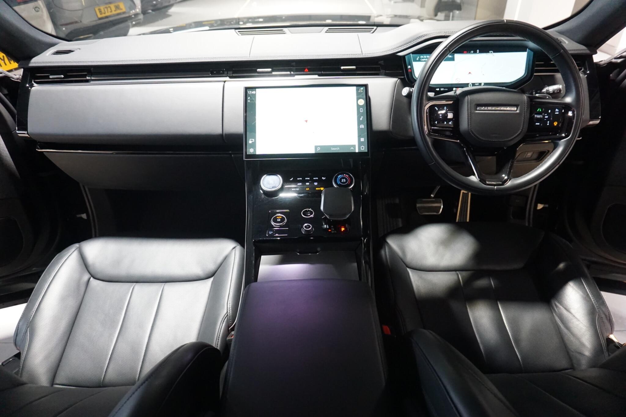 Land Rover Range Rover Sport 3.0 D300 MHEV Dynamic SE SUV 5dr Diesel Auto 4WD Euro 6 (s/s) (300 ps)